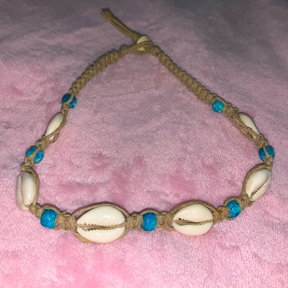Cowry shell 🐚 beaded necklace - Picture 1 of 4
